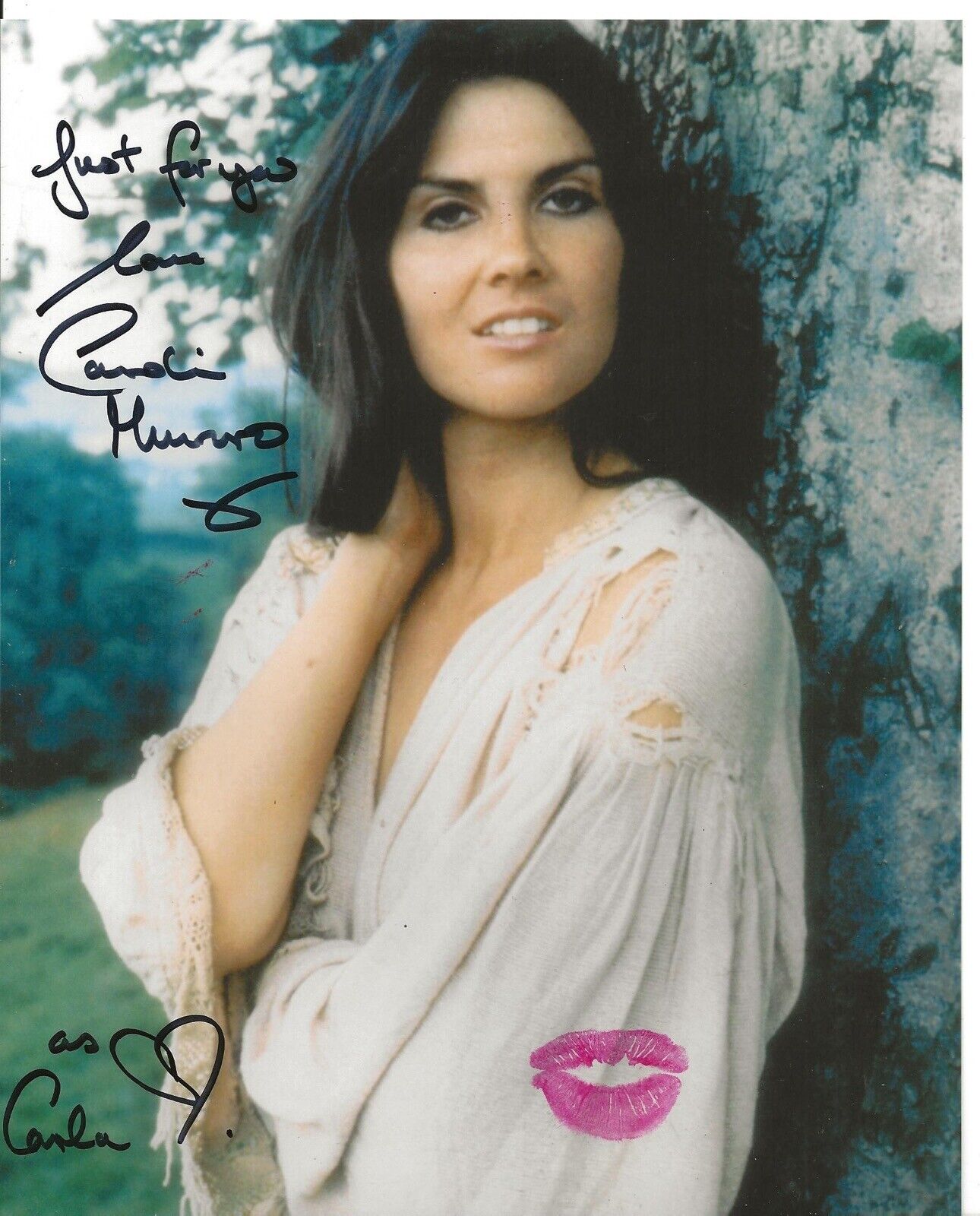 Actress Caroline Munro sexy signed and kissed 8x10 Photo Poster painting IMAGE No78b