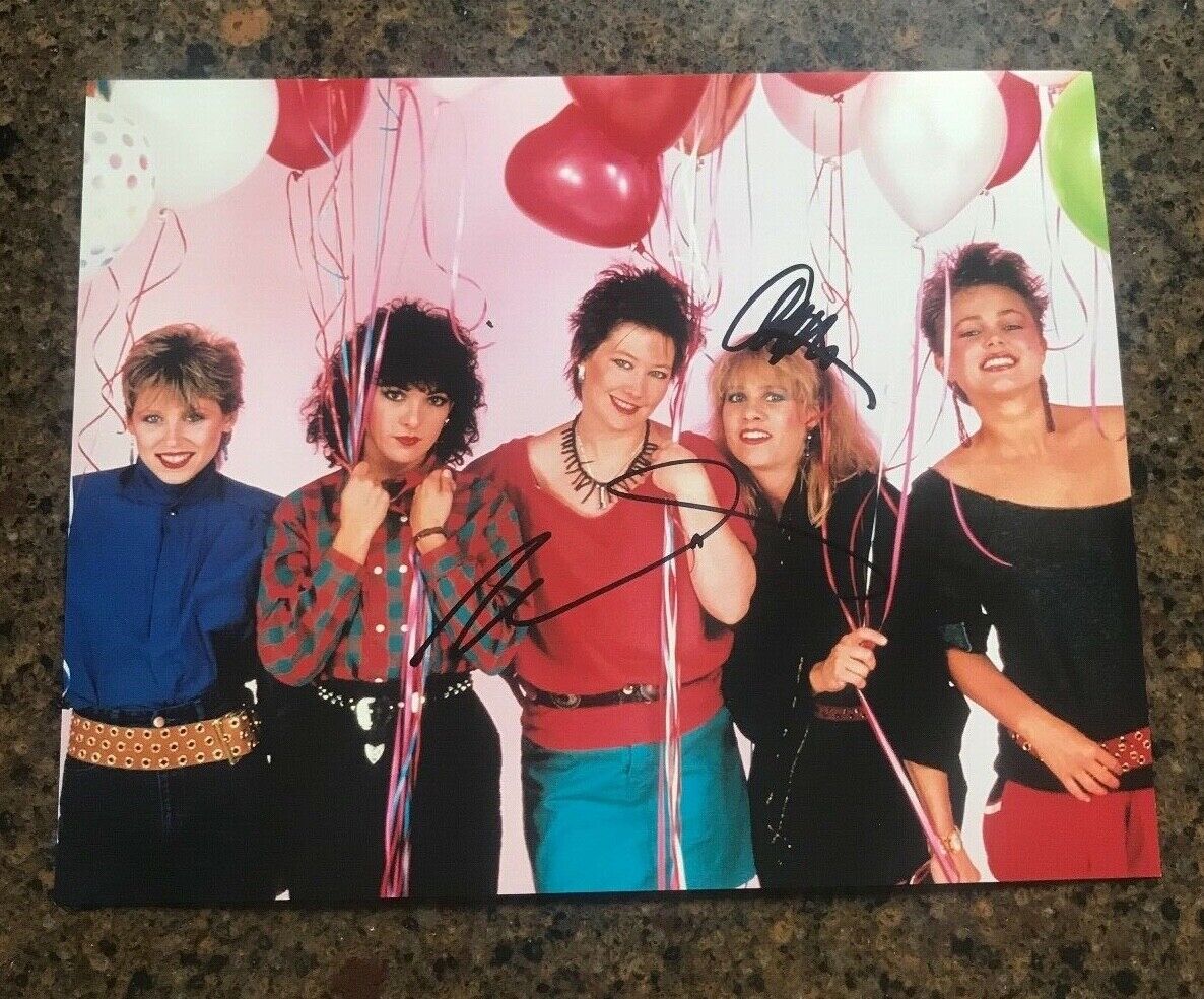 * THE GO-GO's * signed 11x14 Photo Poster painting * BELINDA CARLISLE & CHARLOTTE CAFFEY * 1