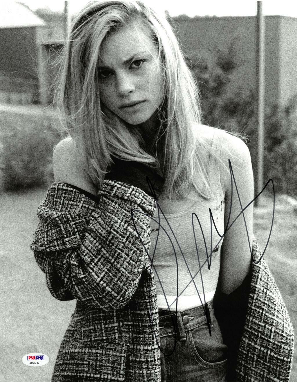 Lucy Fry Signed Authentic Autographed 11x14 B/W Photo Poster painting PSA/DNA #AC45360