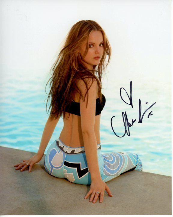 MENA SUVARI signed autographed Photo Poster painting