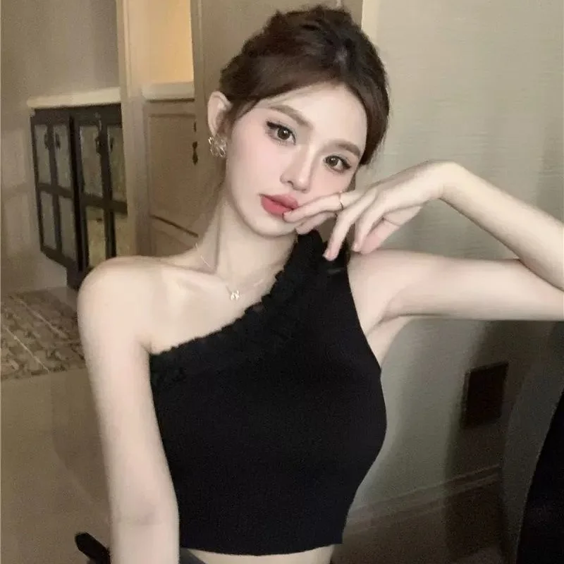 Uveng Uveng New Lace Small Fresh Sleeveless Sleeveless Sleeve Sling Vest Women Wearing Pure Hot Girl Sexy Tset