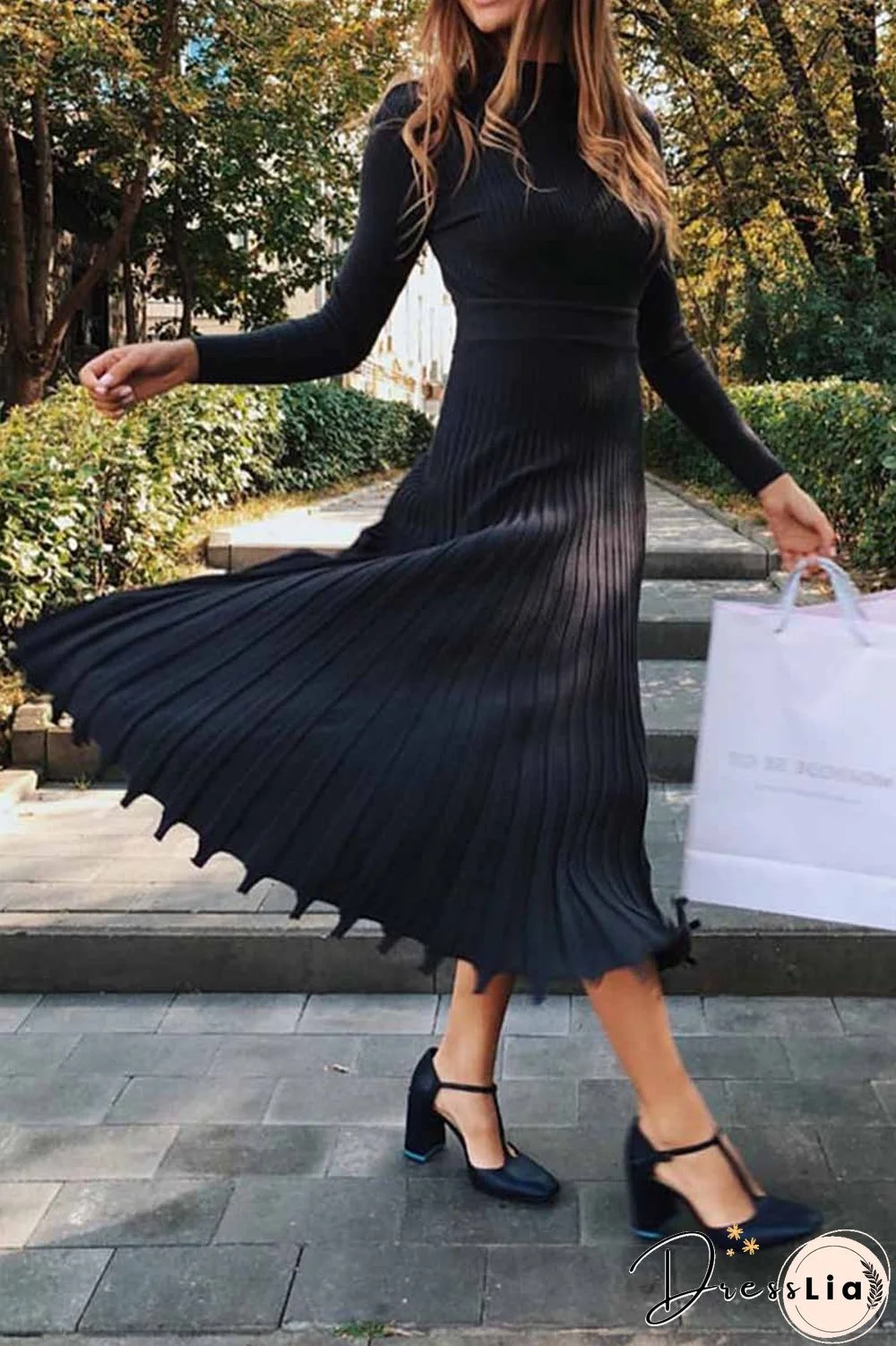 Solid Color Loose Pleated Knitted Midi Dresses