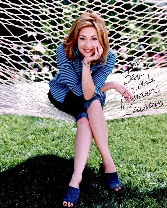 Beautiful SHARON LAWRENCE Signed Photo Poster painting