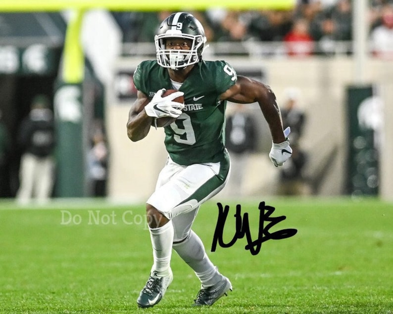 Kenneth Walker III Signed Photo Poster painting 8X10 rp Auto Autographed Picture Michigan State