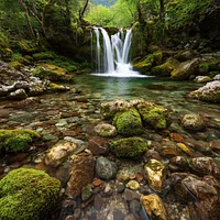 Clear Waterfall and Moss - Diamond Painting
