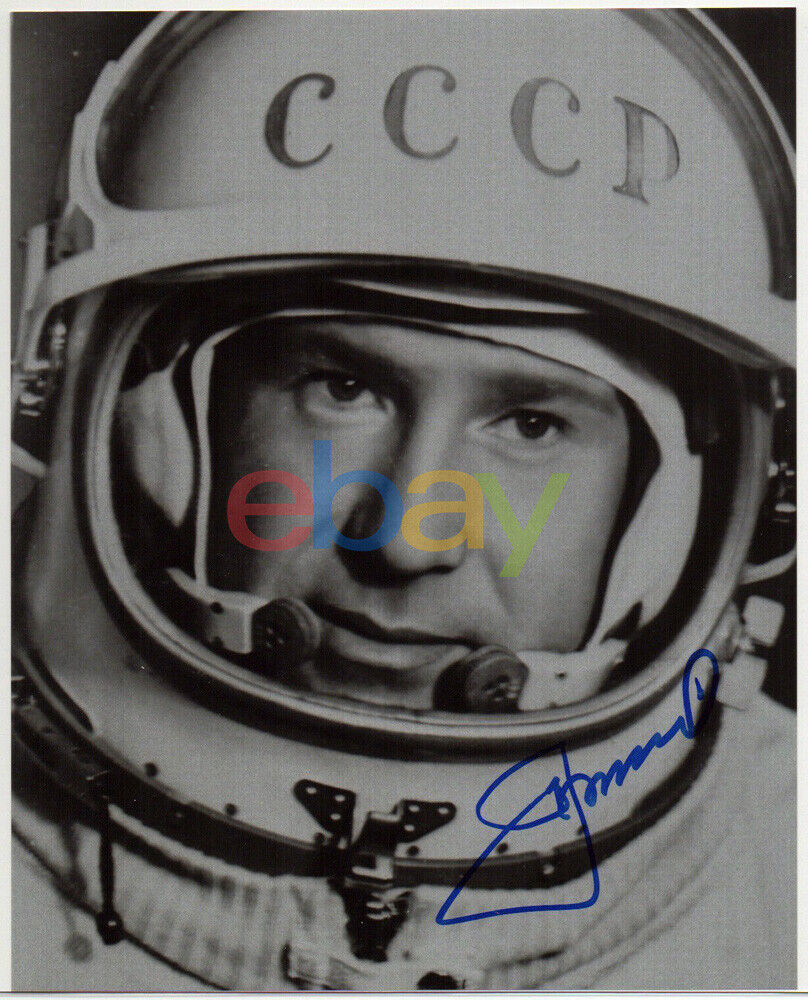 ALEXEI LEONOV signed 8x10 Photo Poster painting AUTOGRAPH Russian Cosmonaut AUTO FIRST IN SPACE