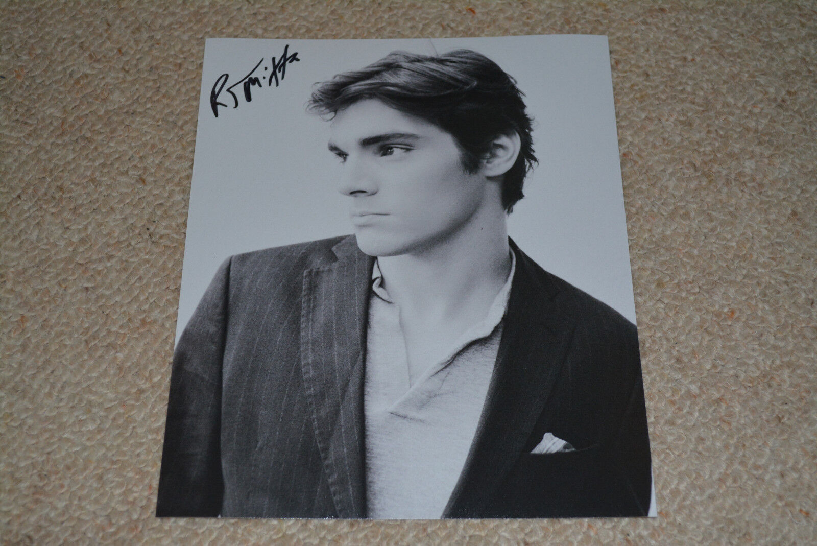 RJ MITTE signed autograph 8x10 20x25cm In Person BREAKING BAD