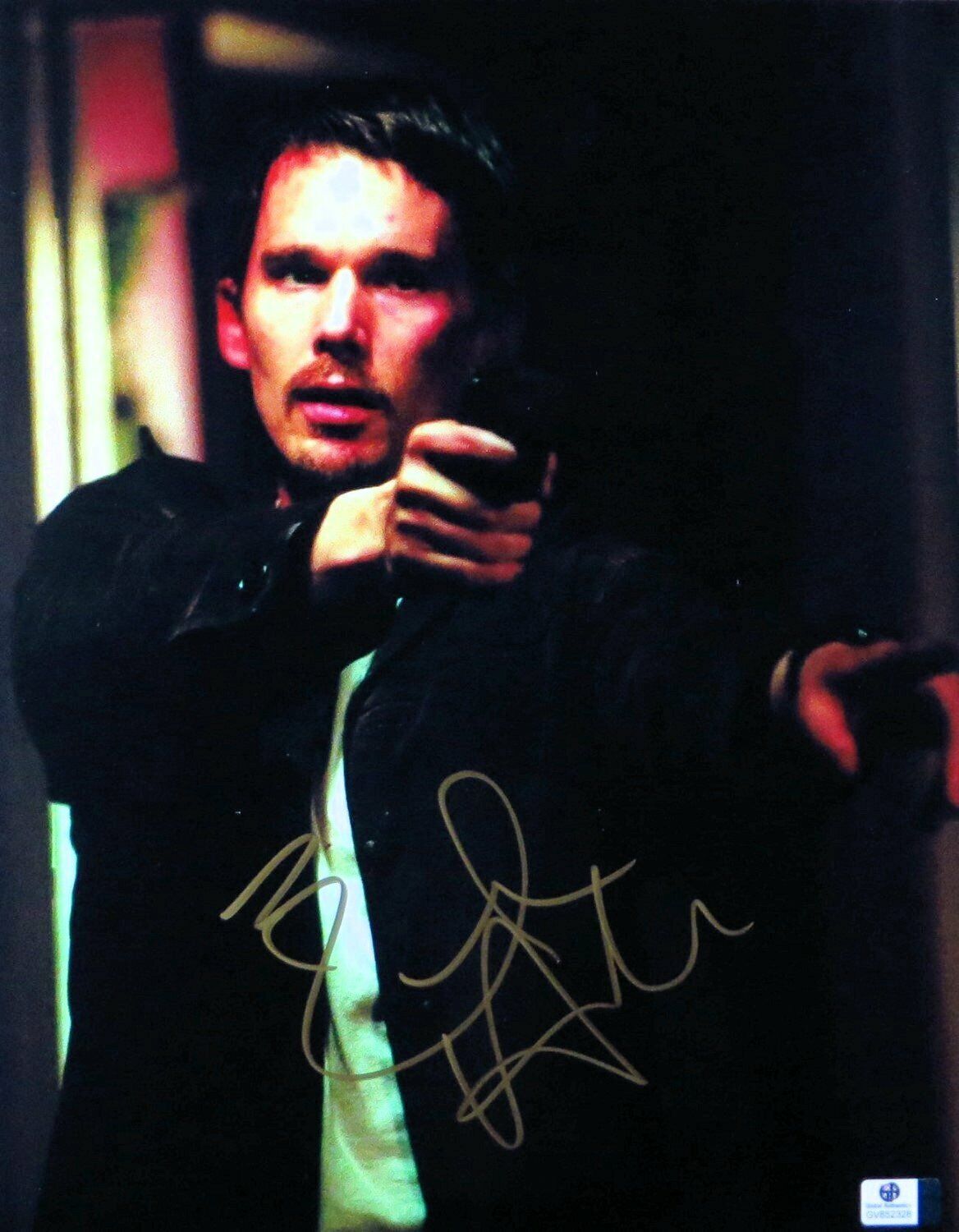 Ethan Hawke Signed Autographed 11X14 Photo Poster painting Pointing Gun Vintage GV852328