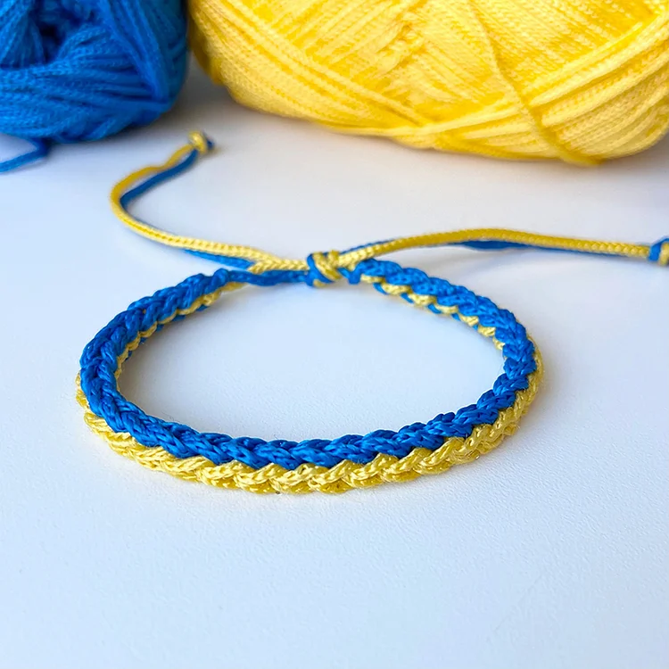 Simpfit Ukrainisch inspiriertes geflochtenes Armband