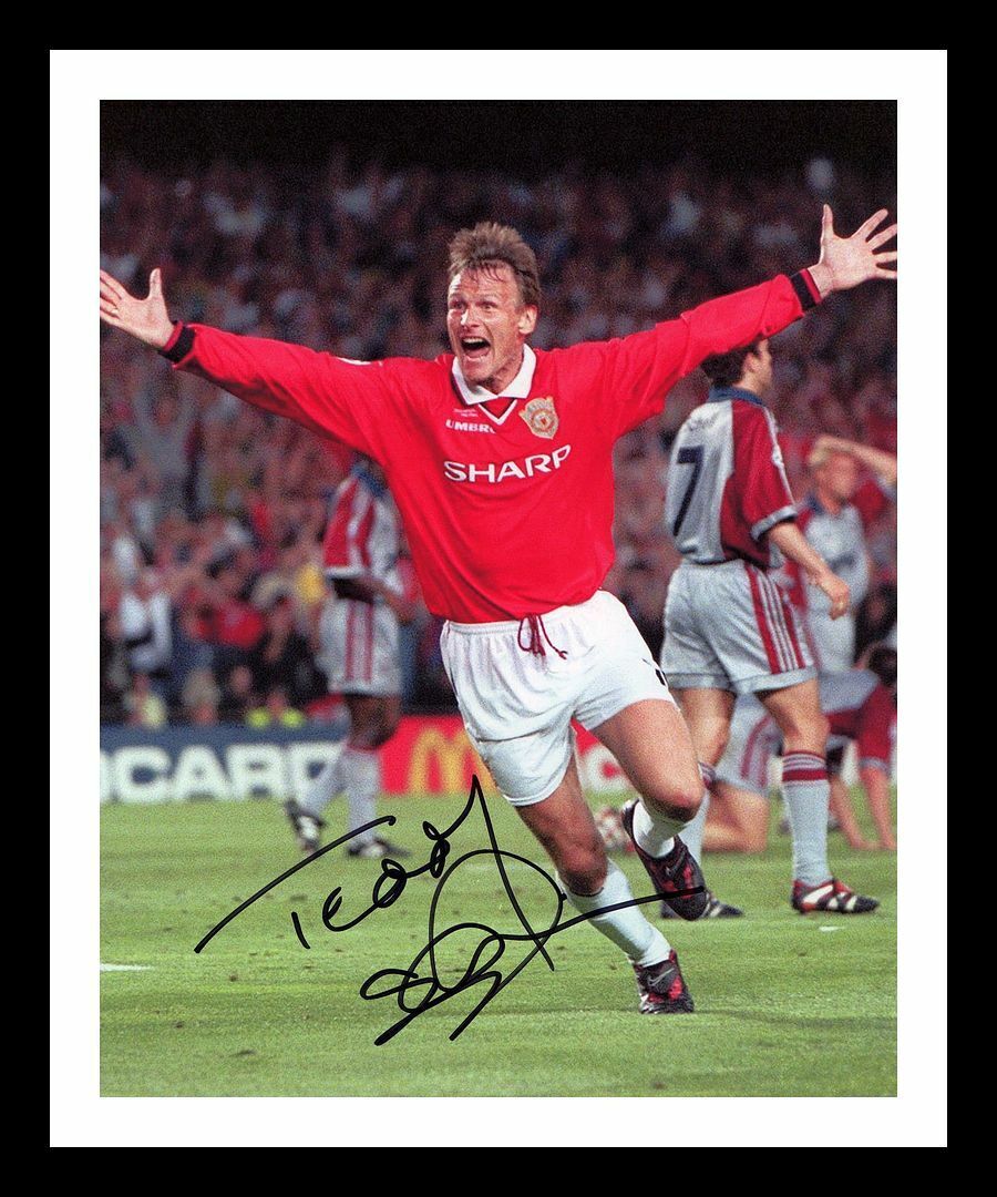 Teddy Sheringham - Manchester United Autographed Signed & Framed Photo Poster painting