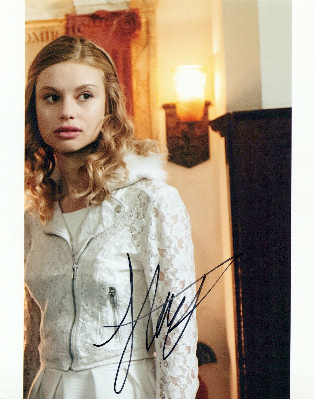 Lucy Fry Vampire Academy autographed Photo Poster painting signed 8x10 #2 Lissa Dragomir