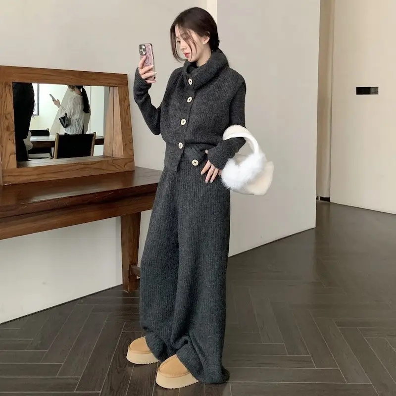 French Haute Couture Sweater Set Women's 2025 New High-waisted Wide-leg Pants Lapel Vest Knitted Sweater Three-piece Thick Set