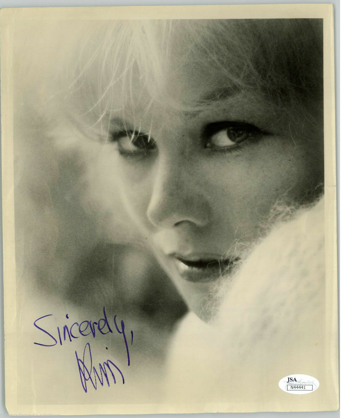 KIM NOVAK, ACTRESS SIGNED 8X10 JSA AUTHENTICATED COA #N44441