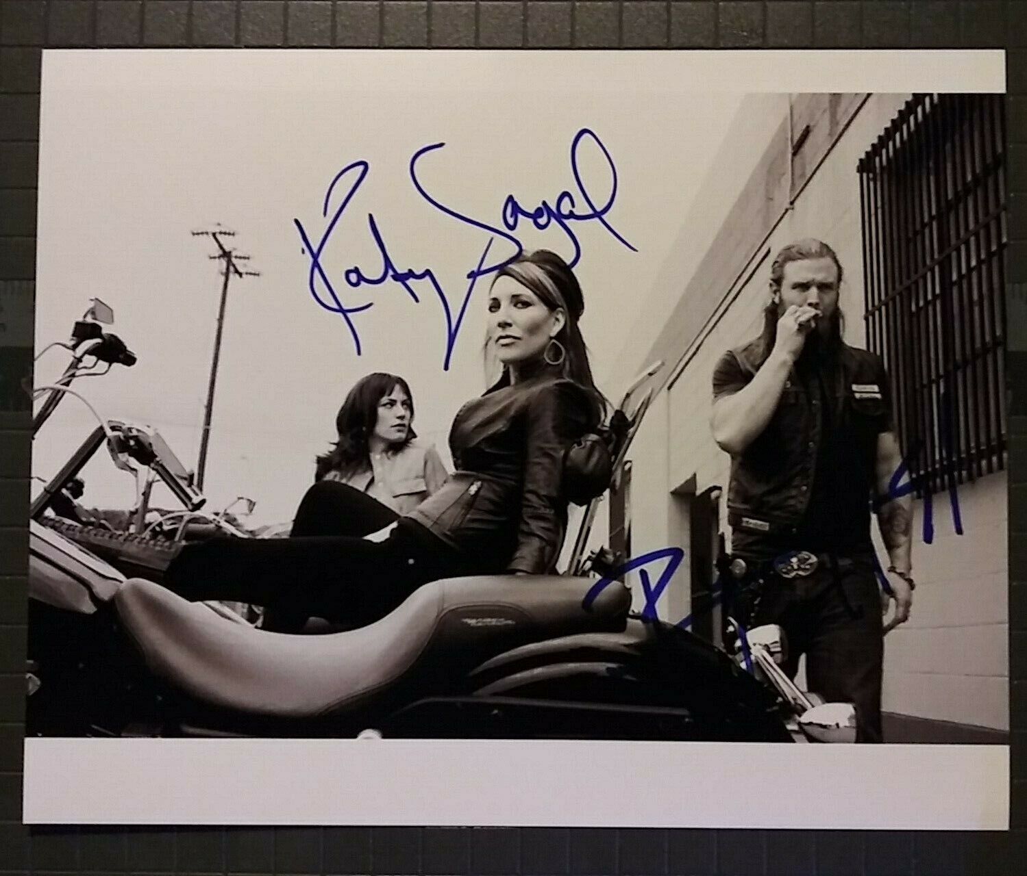 Katey Sagal signed 8x10