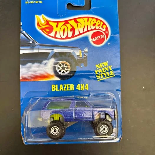 Dronehint HotWheels Vintage Collectible 222 1/64 scale Diecast Ships to you