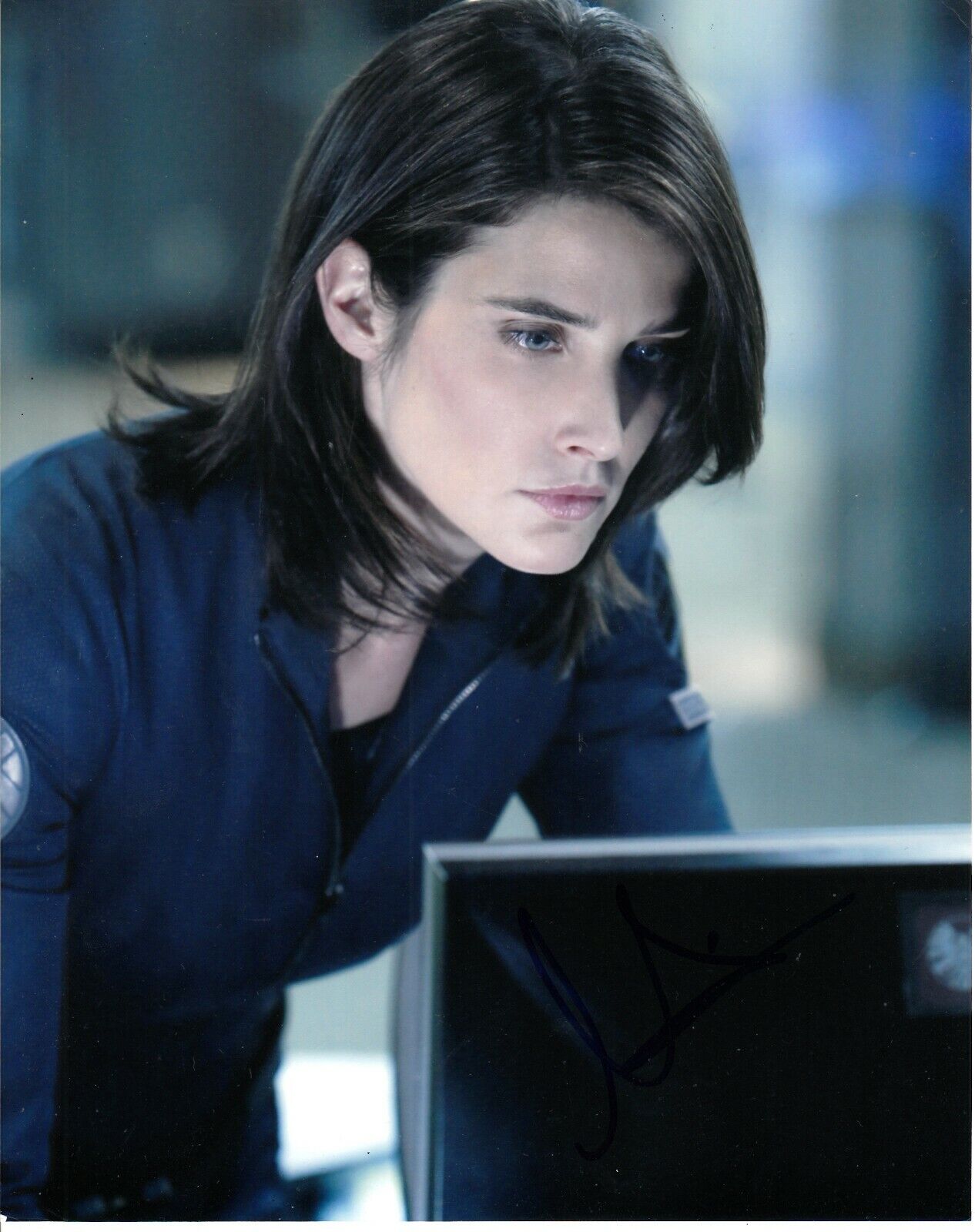 COBIE SMULDERS SIGNED AVENGERS Photo Poster painting UACC RD 242 FILM AUTOGRAPHS (1)