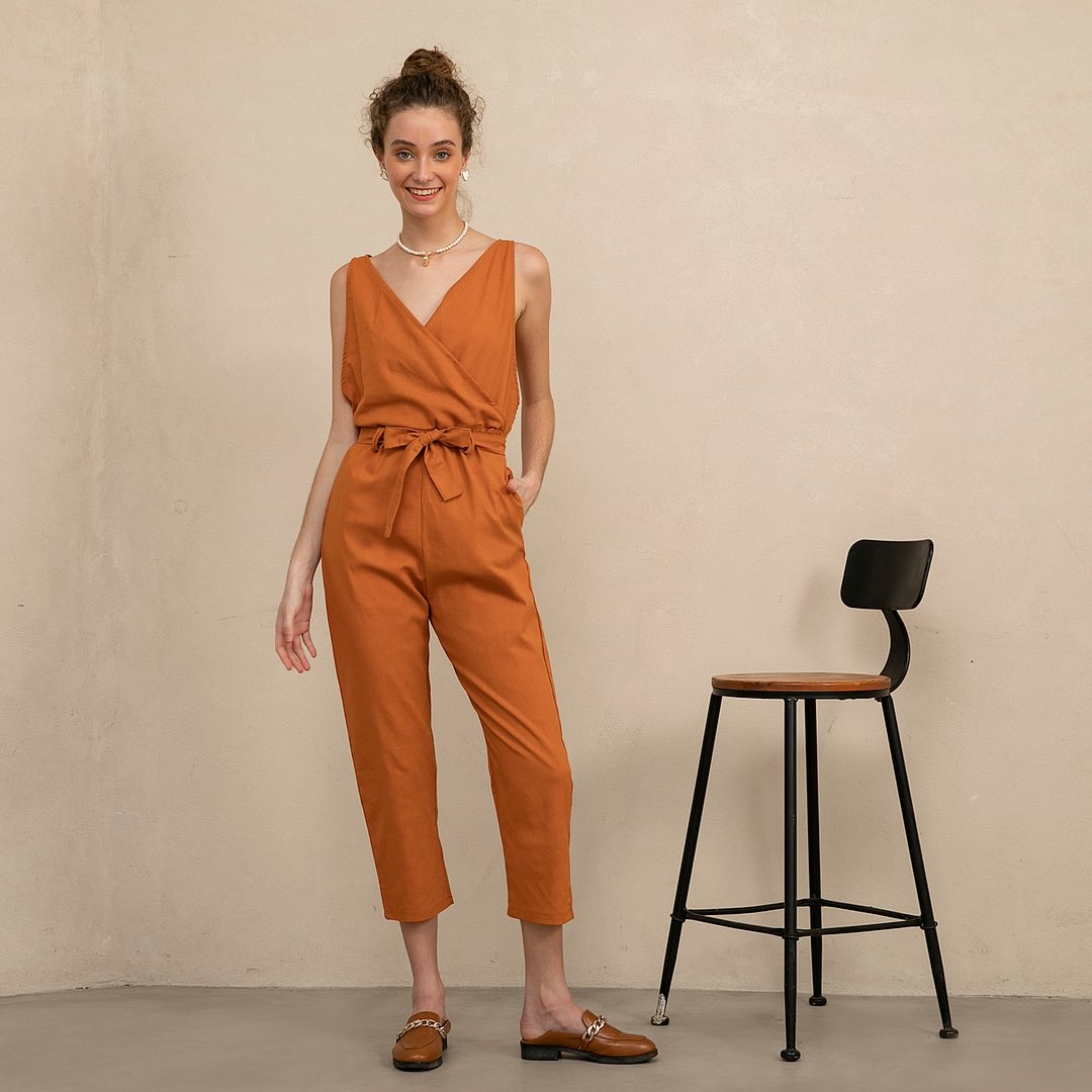V-neck sleeveless jumpsuit