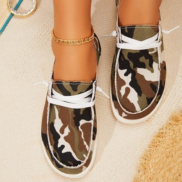 Women�s Feet Wide Retro Gypsy Jazz Shoes