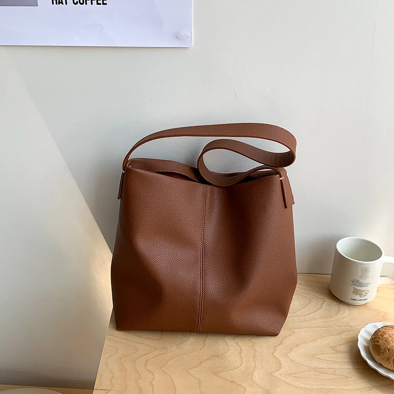 Mongw Mongw Autumn Large Capacity Cross-Lung Bucket Bag Women's Senior Sense Niche Casual Lychee PU Leather Armpit Bag