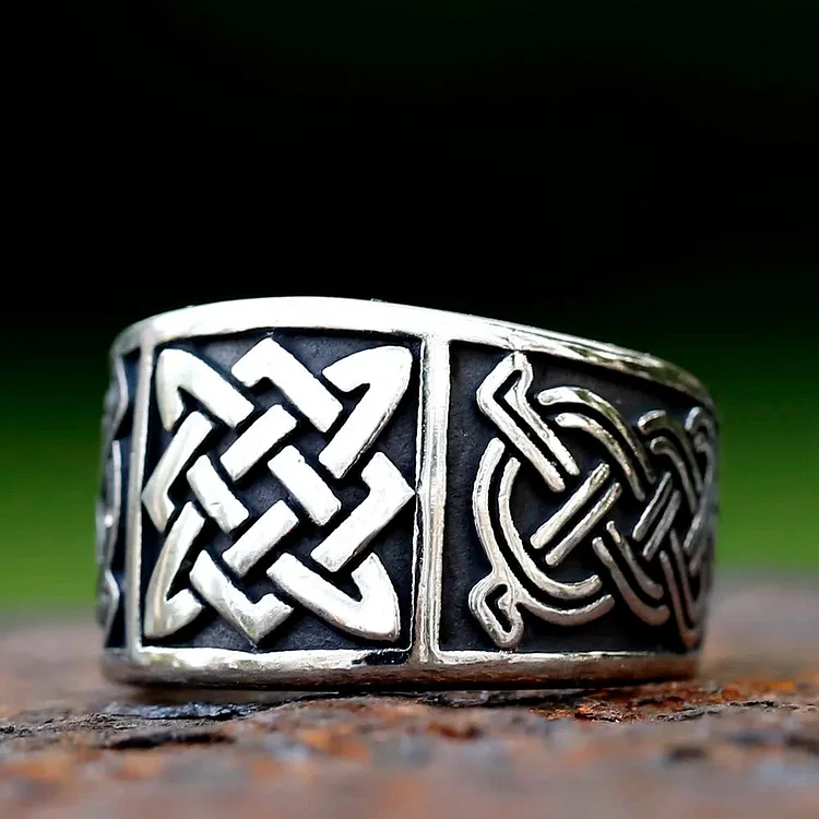 Coutureaura Celtic Knot  Signet Ring