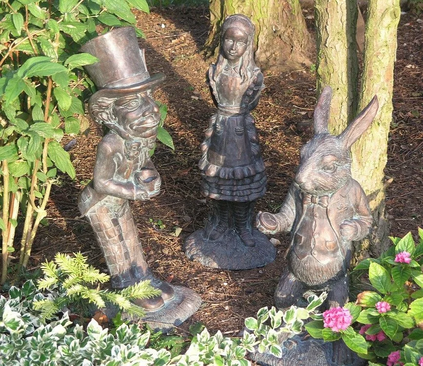 Wonderland Ornament Set Garden/Home Decor