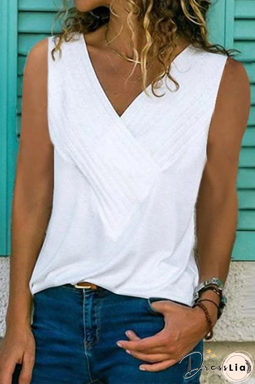 Basic V-Neck Sleeveless T-shirt