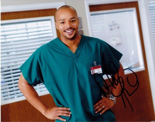Donald Faison Signed - Autographed Scrubs 8x10 inch Photo Poster painting - Turk