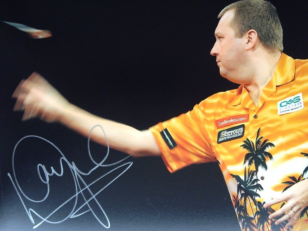 WAYNE MARDLE - GREAT DARTS PLAYER - STUNNING SIGNED COLOUR Photo Poster paintingGRAPH