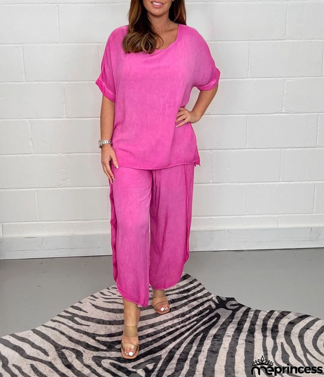 Sophisticated and breathable shirt and pants set