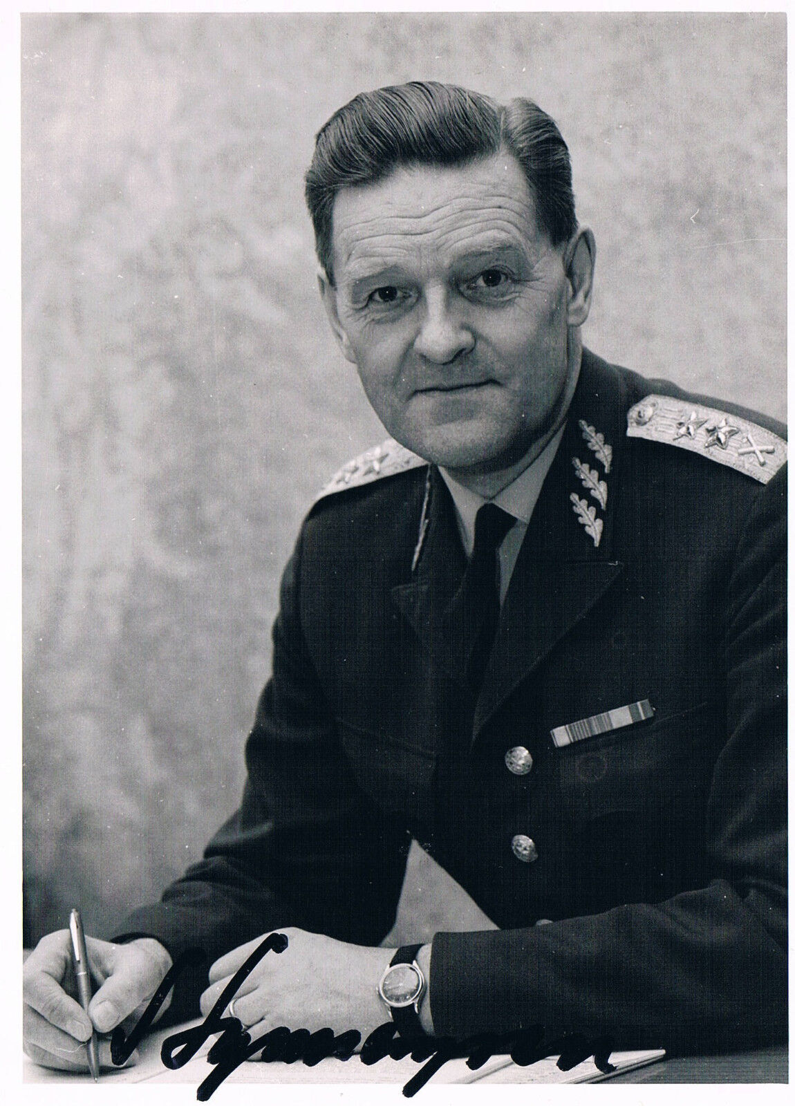 Sweden General Stig Synnergren 1915-2004 autograph signed 4x6