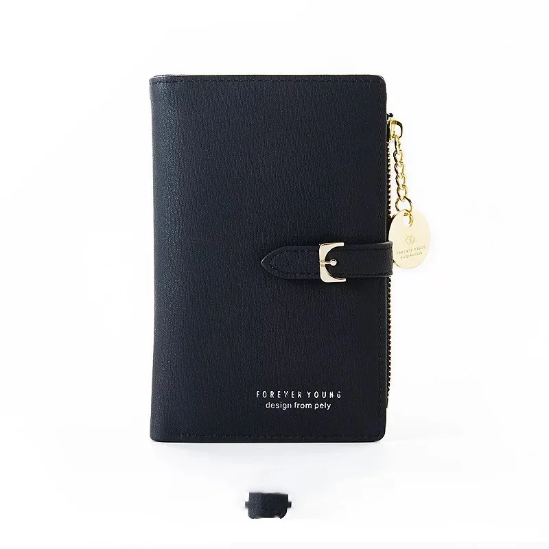 Senior Women's Guide to Timeless Clutch Elegance: Aging Gracefully in Style