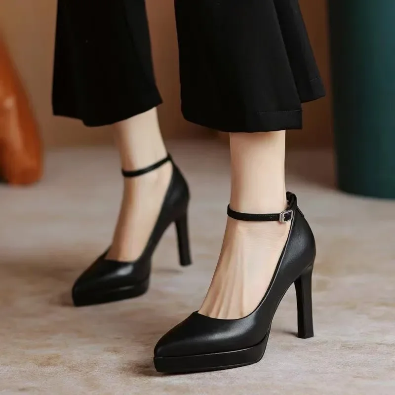 Zhungei Spring and Autumn Season New Fashion Pointed Shallow Mouth One Line Buckle Solid Color Women's Mary Jane Single Shoes