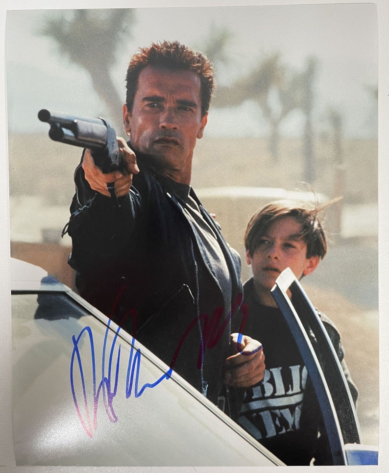 Arnold Schwarzenegger Signed Autographed Terminator