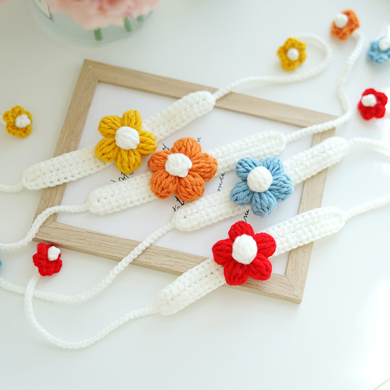 Red Flower Crochet Kit - DIY Yarn Craft Gift for Friends & Couples