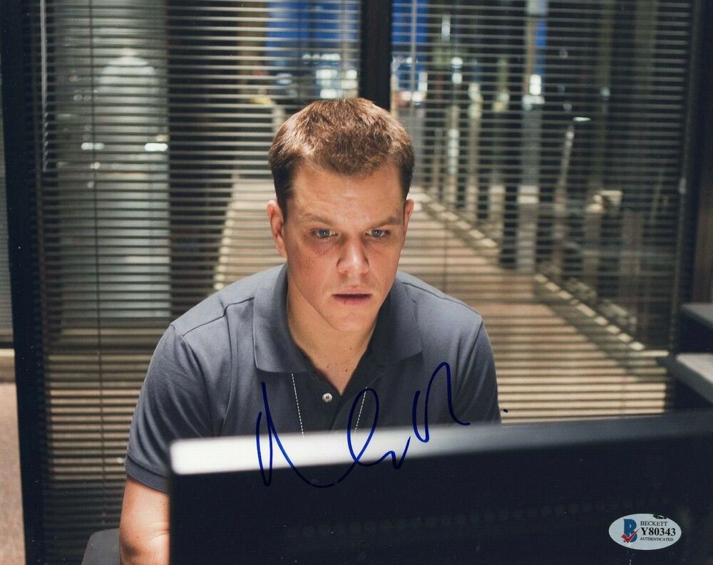 Matt Damon Signed 8x10 Photo Poster painting The Departed w/Beckett Y80343