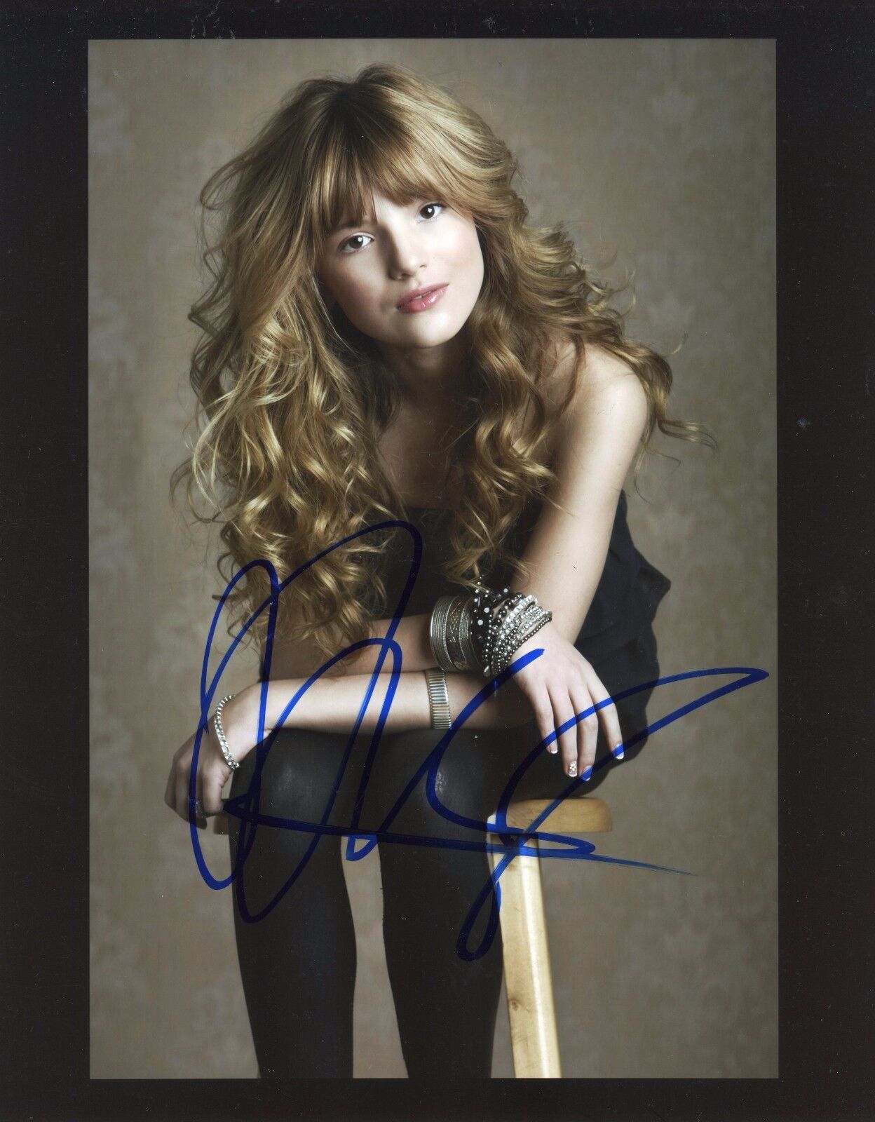 ~~ BELLA THORNE Authentic Hand-Signed SHAKE IT UP!