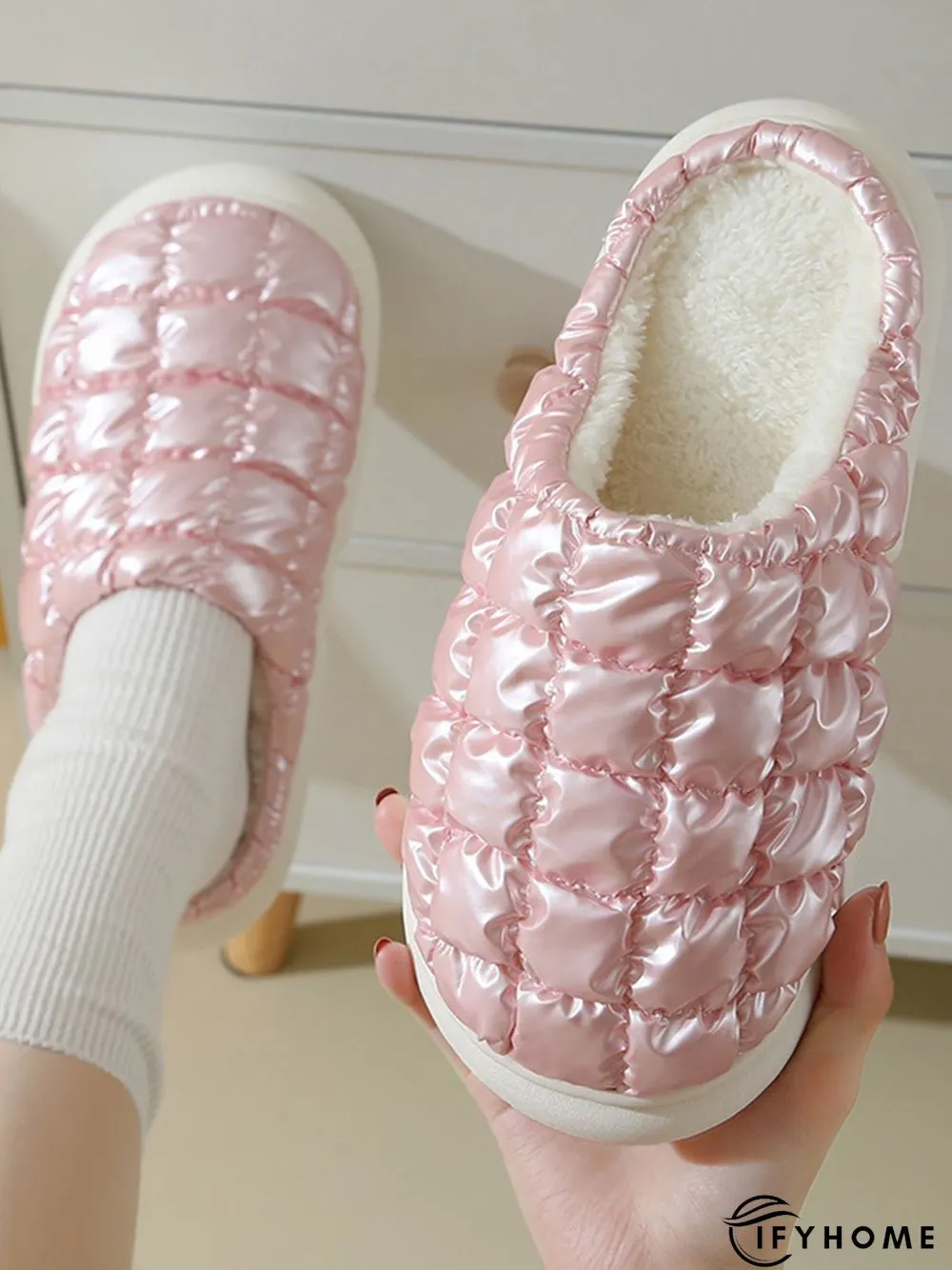 Thermal Lined Quilted Bedroom Slippers | IFYHOME