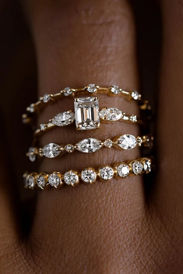 Delicate and Elegant Sparkling Zircon Ring