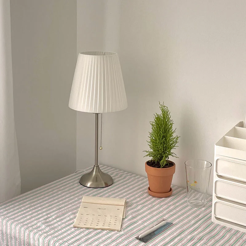 Nordic Design White Pleated Table Lamp For Bedroom