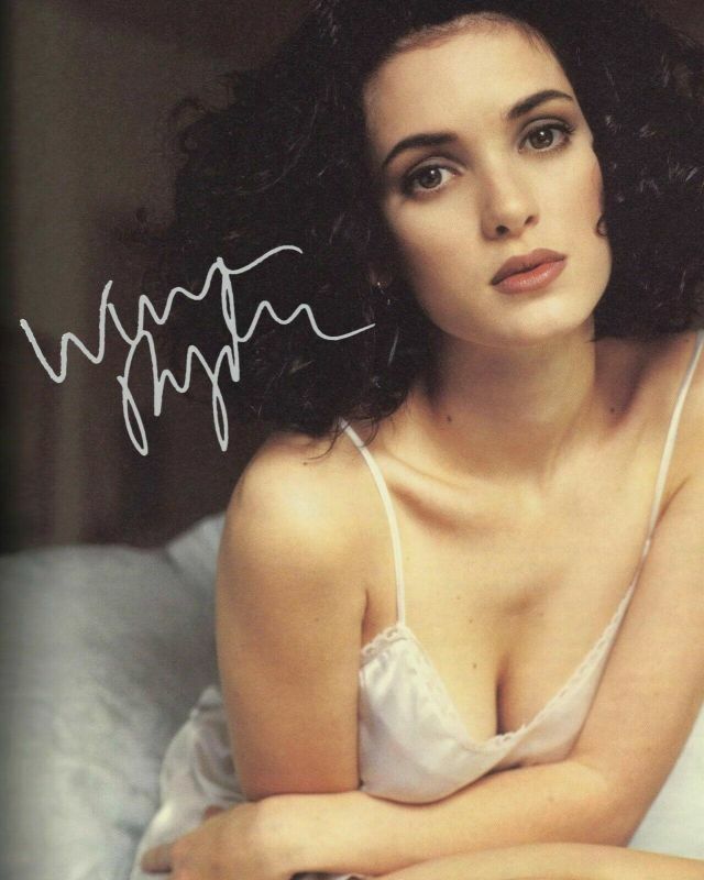 Winona Ryder Autograph Signed Photo Poster painting Print