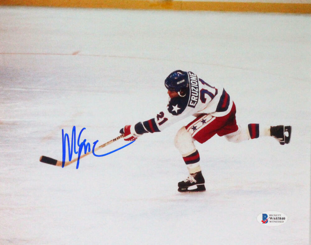 Mike Eruzione Signed USA Hockey Team Game Win Shot 8x10 Photo Poster painting- Beckett W*Blue