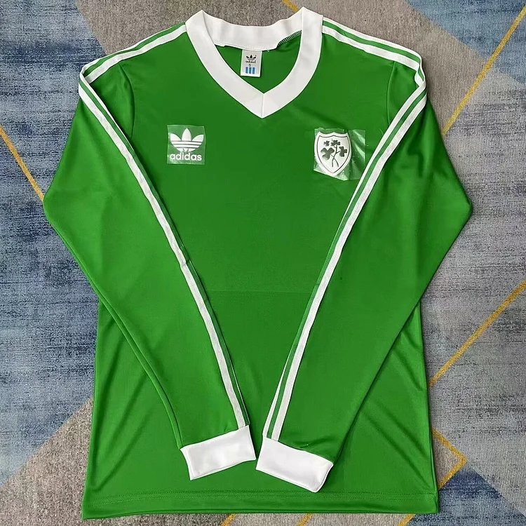 1986 Ireland long sleeve retro jersey.