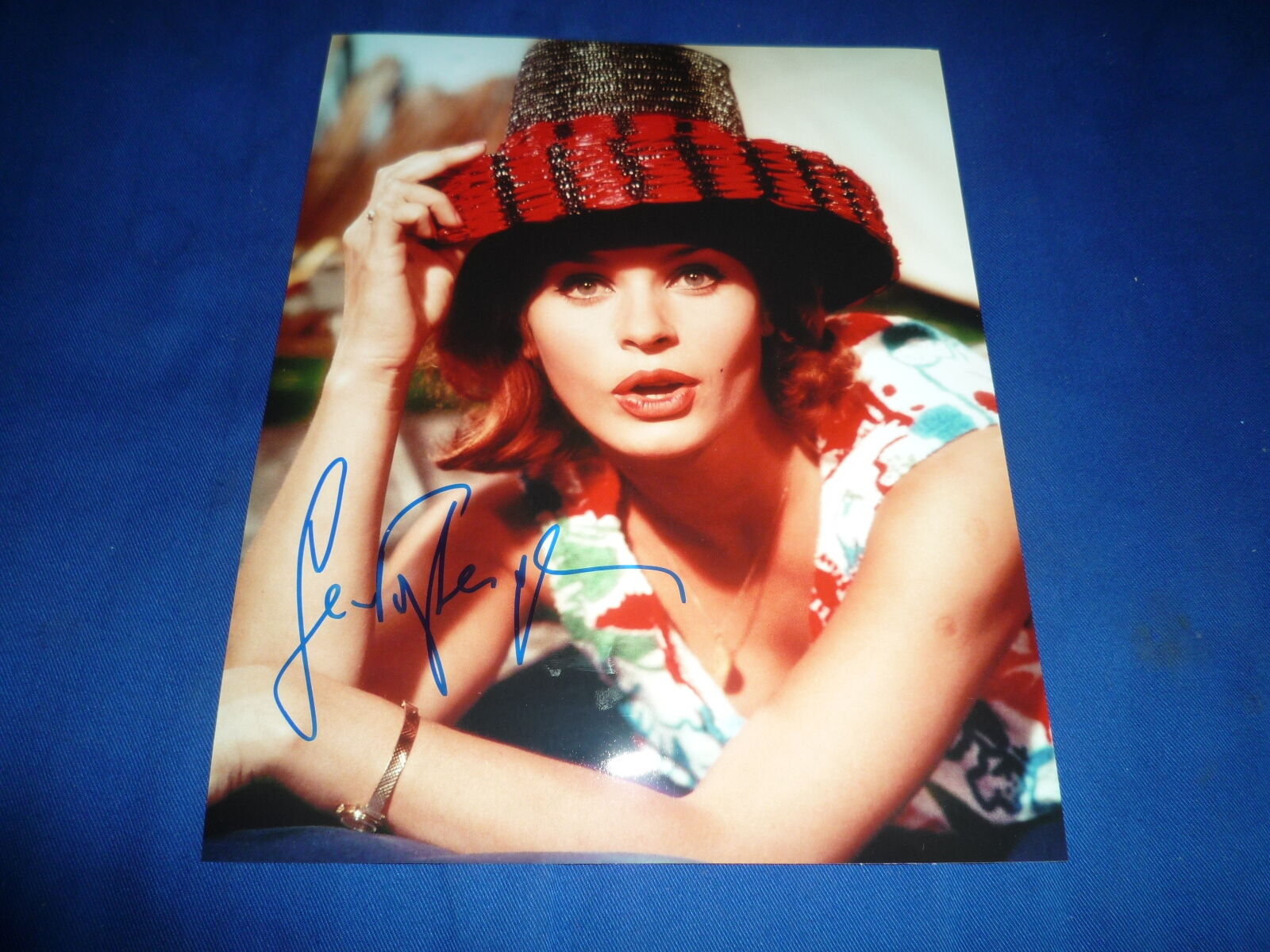 SENTA BERGER signed autograph In Person 8x10 (20x25 cm) CAST A GIANT SHADOW