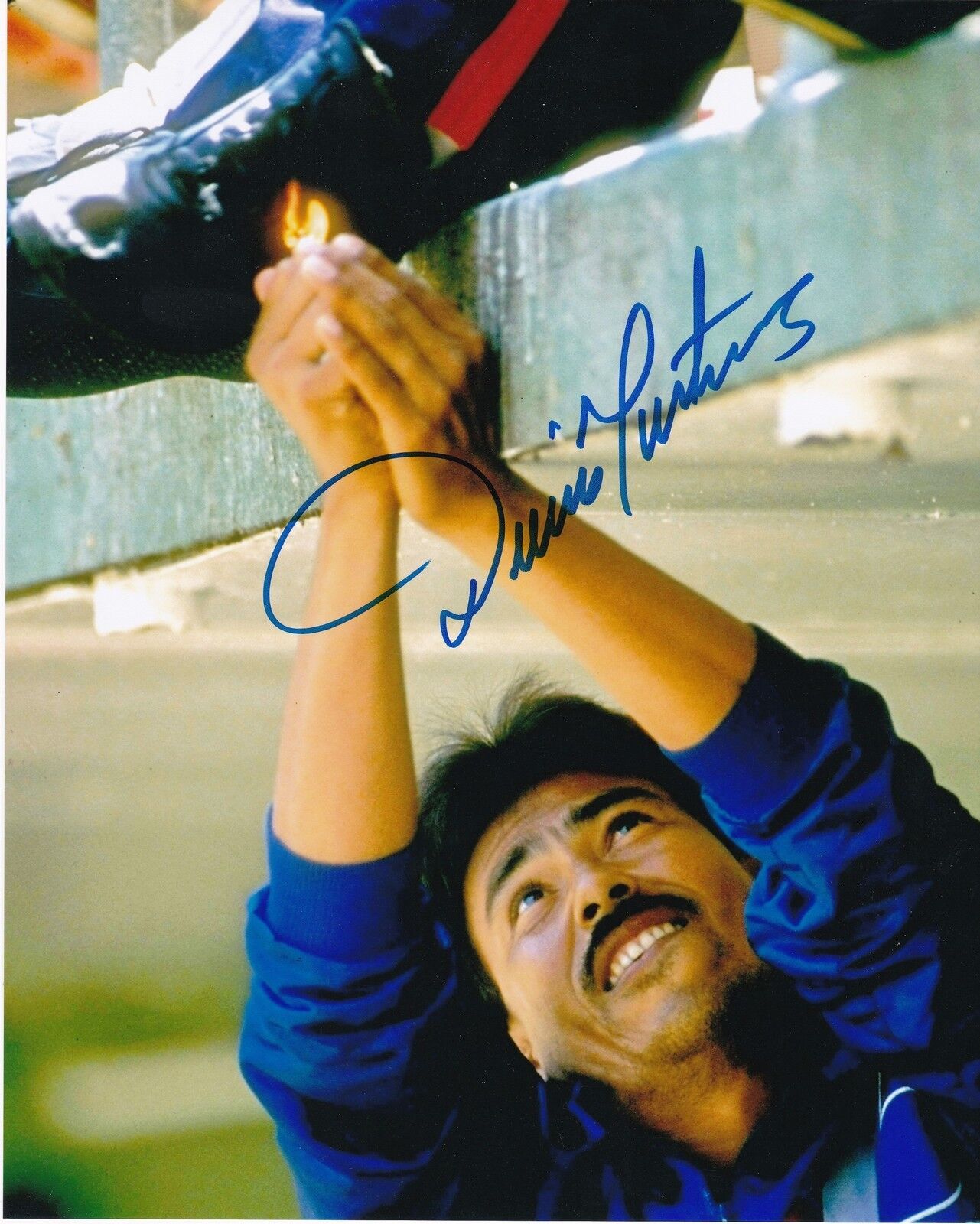 DENNIS MARTINEZ MONTREAL EXPOS 'HOT FOOT' ACTION SIGNED 8x10