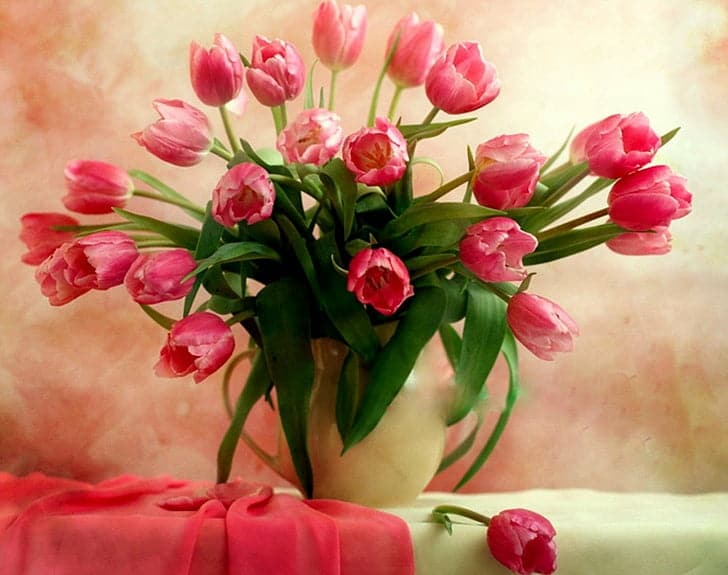 

Pink Tulips in Vase – Paint By Numbers - 40*50CM, 501 Original