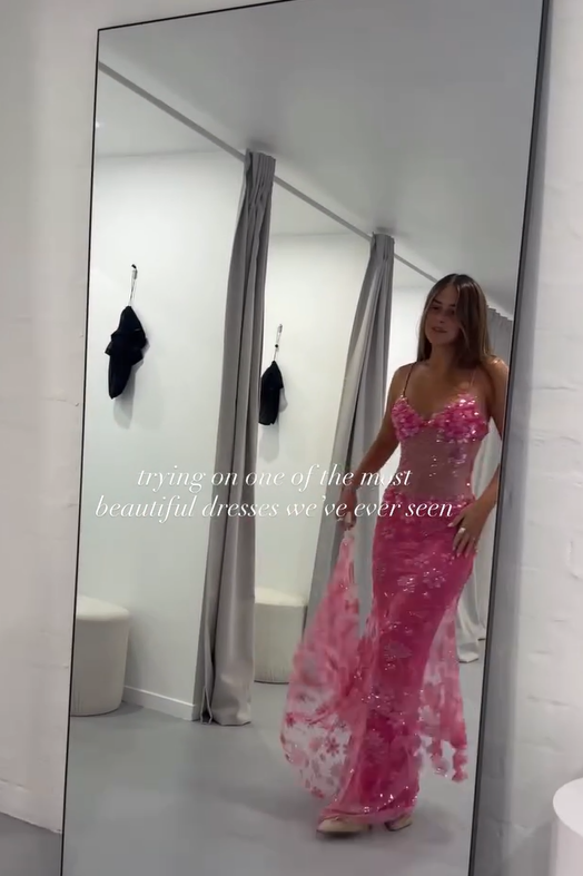Lussooy Exquisite Pink Spaghetti Strap Sleeveless Sequins Prom Dress with Appliques 
