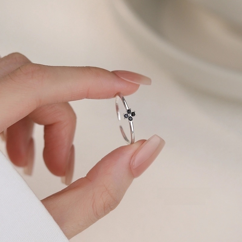 S999 Sterling Silver Black Four Leaf Clover Ear Stud Women's Niche Personality High-Grade Open Ring Simple Pure Silver Earrings