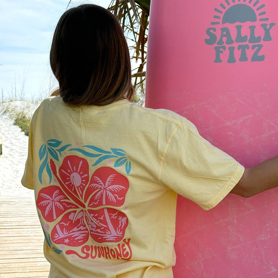  Tropical Floral Graphic T-Shirt for Summer Fun  