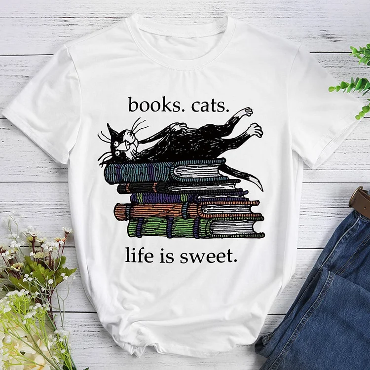 🛒New In - Books And Cats Make My Life Sweet And Beautiful T-shirt Tee -01474