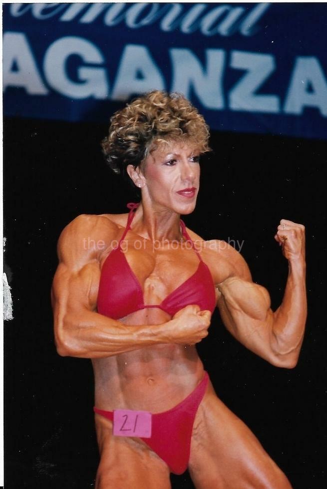 FEMALE BODYBUILDER 80's 90's FOUND Photo Poster painting Color MUSCLE WOMAN Original EN 19 2 X